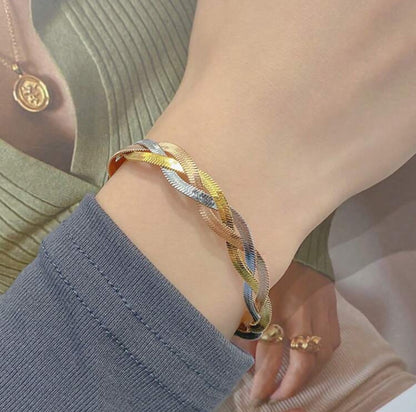 Don’t Mess With Her Necklace & Bracelet Set