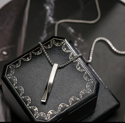 Setting the Bar Necklace